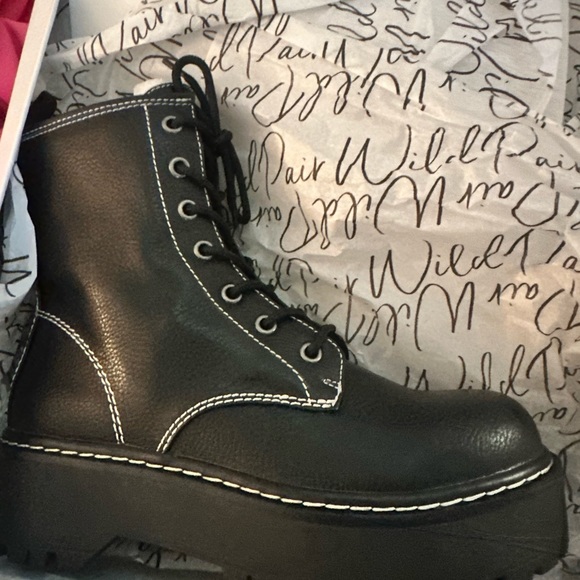 Brand new in box - Picture 2 of 4